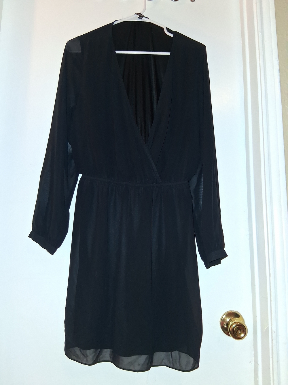 Express Black Long-Sleeve V-Neck Dress